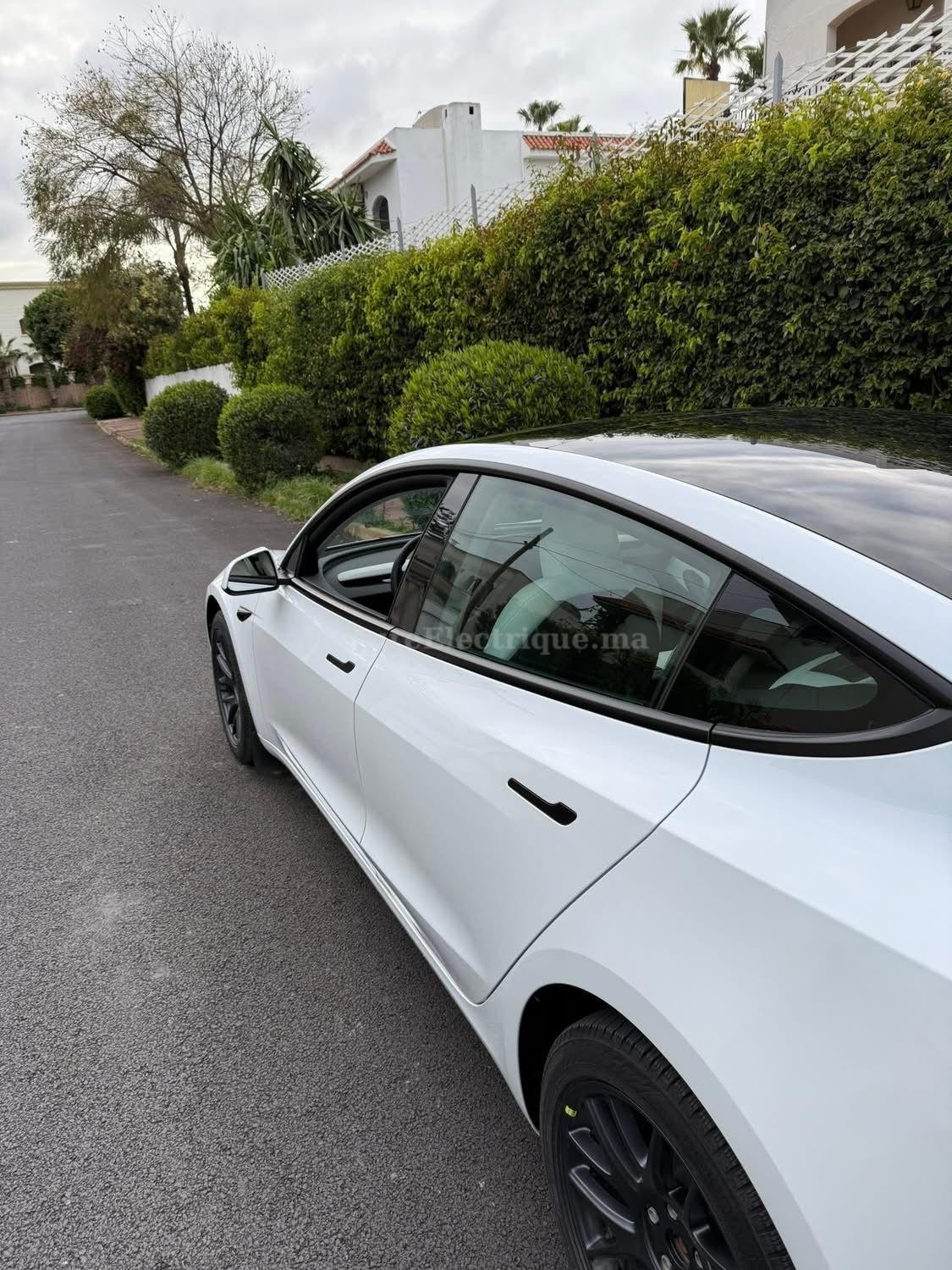 Tesla modal 3 — photo 1