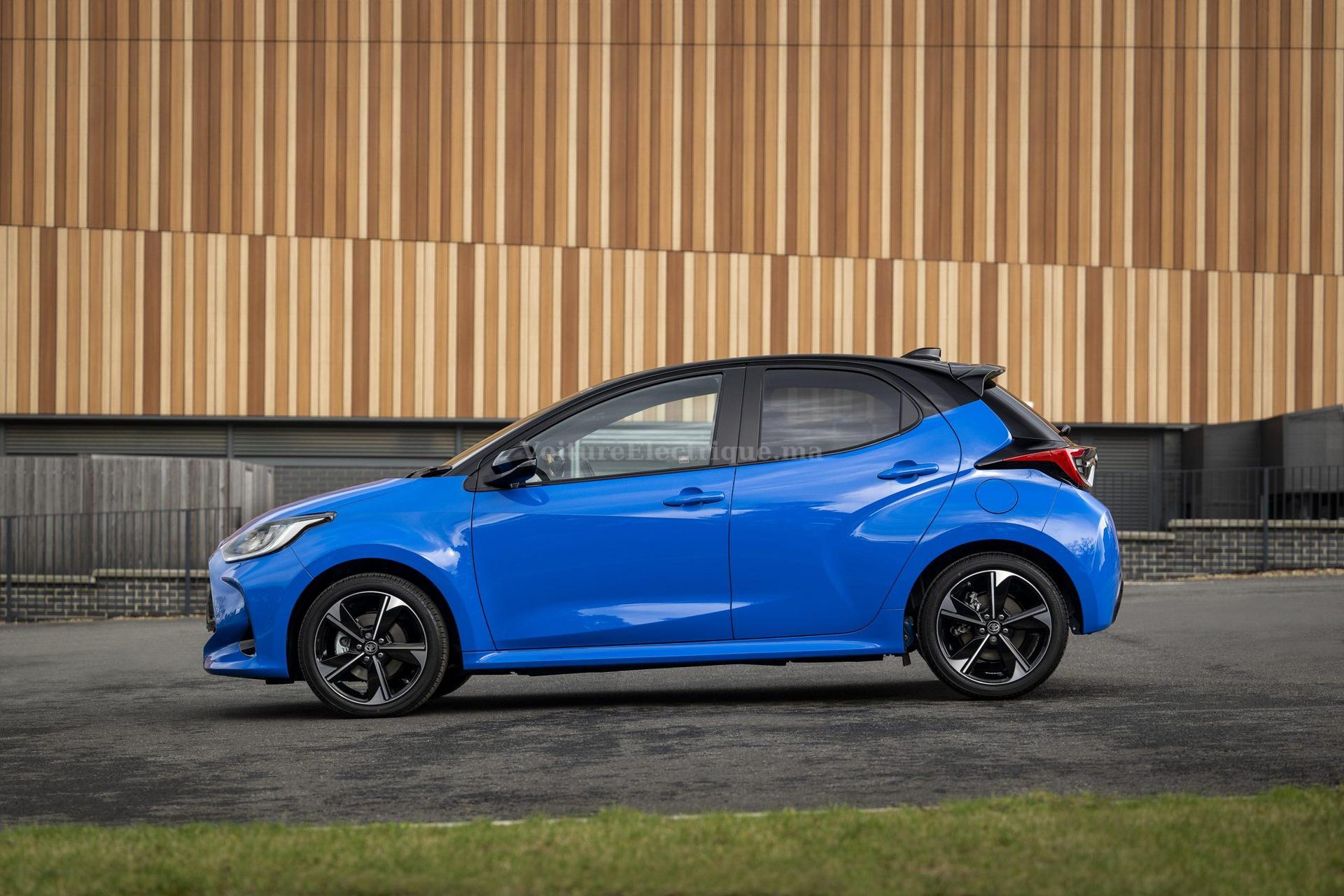 TOYOTA Yaris Hybrid